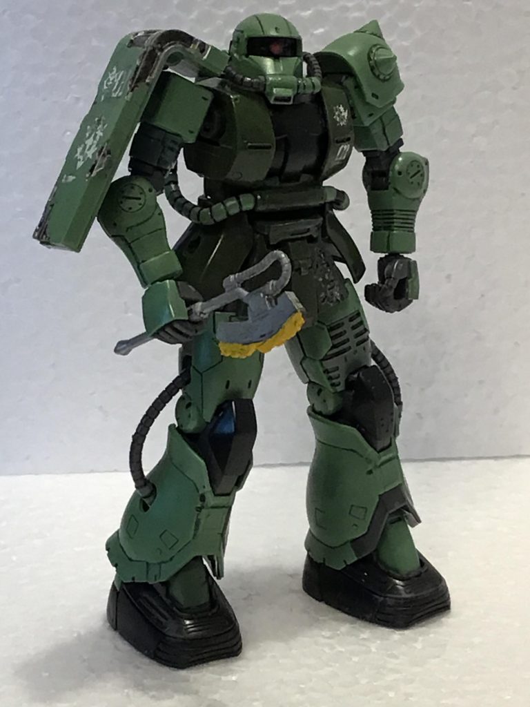 遅ればせながら、ようやく完成しました。歴戦で刃こぼれしたヒートホークです。