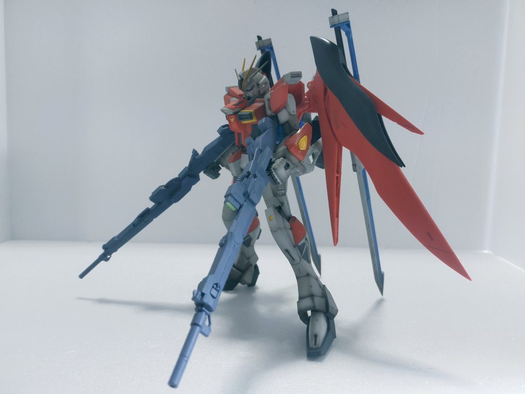 某機体のライフルを使ってますが少し細かったのでいろいろ付け足しました