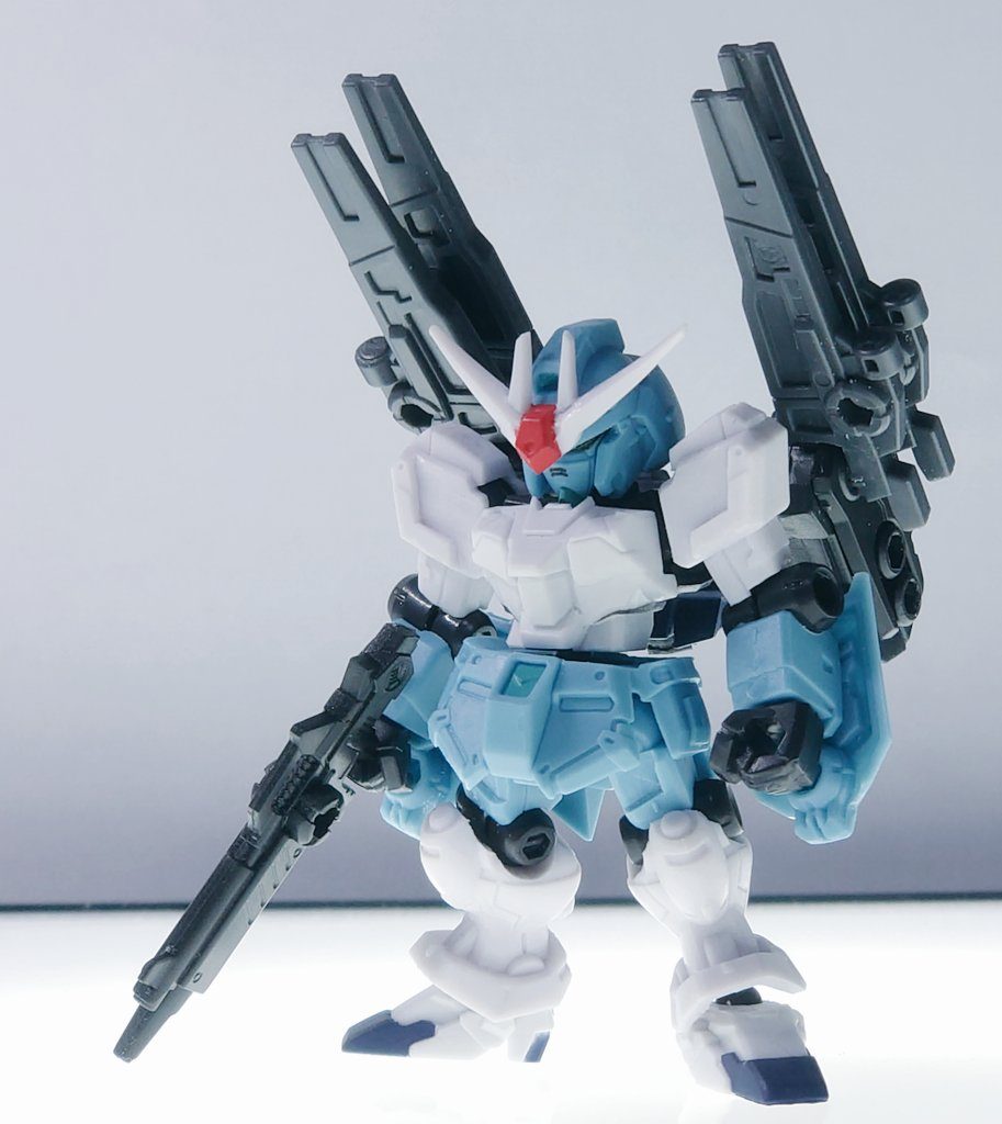 塗装前アンサンブルパーツのミキシングと加工をして作っています