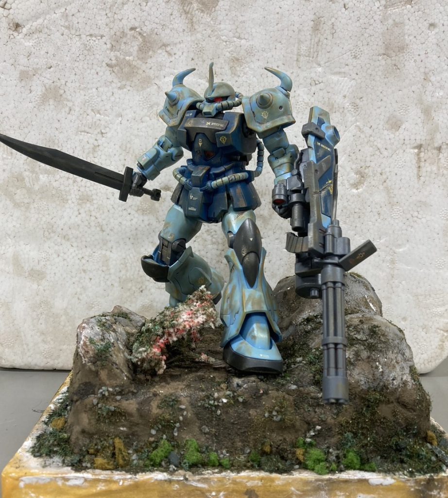 ザクの時に使ったジオラマです。正直あまり似合っていません。