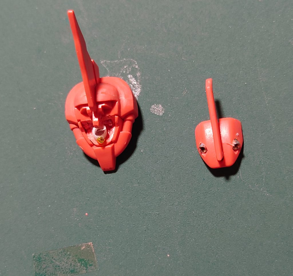 モノアイは定番の可動式に改造してあります