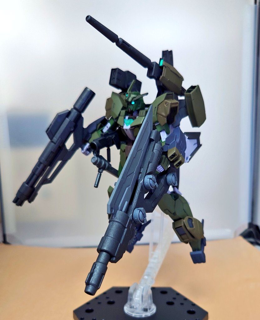 追加したもの・鉄血MSオプションセット7のレールガン・スピニングブラスター・端白星の足のスラスター・ヴィートルーユニット台座の一部