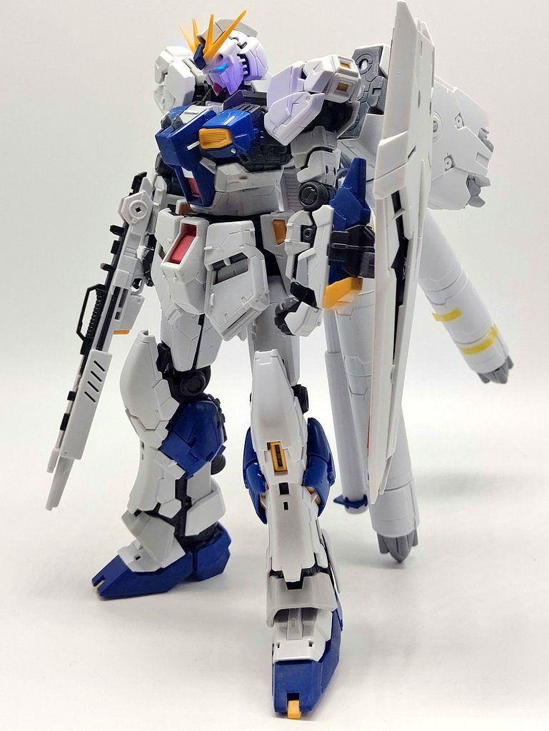 プロペラントタンクをミキシングしたところです。長いので3本目の足となりました笑