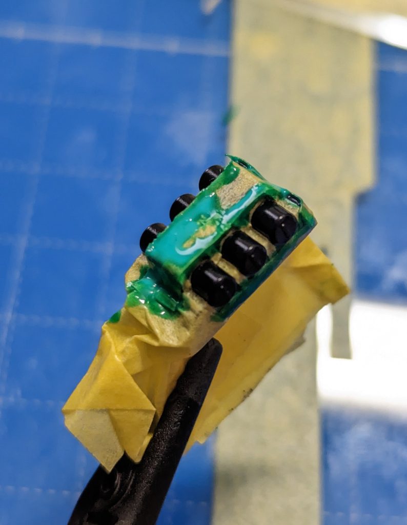 一番大変だったマスキングはここです…