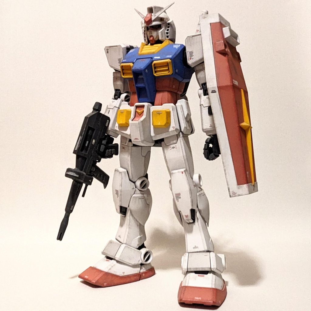 PG 1/60 RX-78-2 ガンダム 前面①プロポーション良くみえますね。PGはザクと共に他のグレードと異なって、足が大き目の設計です。