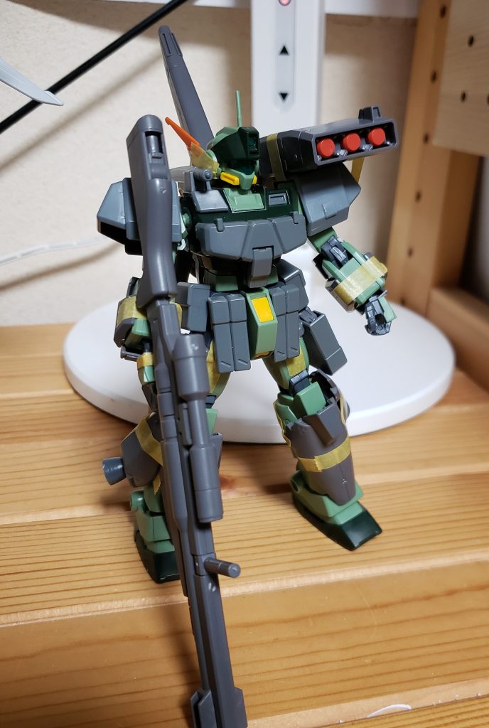 元々フルアーマー機にしたのを、デナン・ゾン/ゲーに繋がる機体のイメージで装備を増減しました。