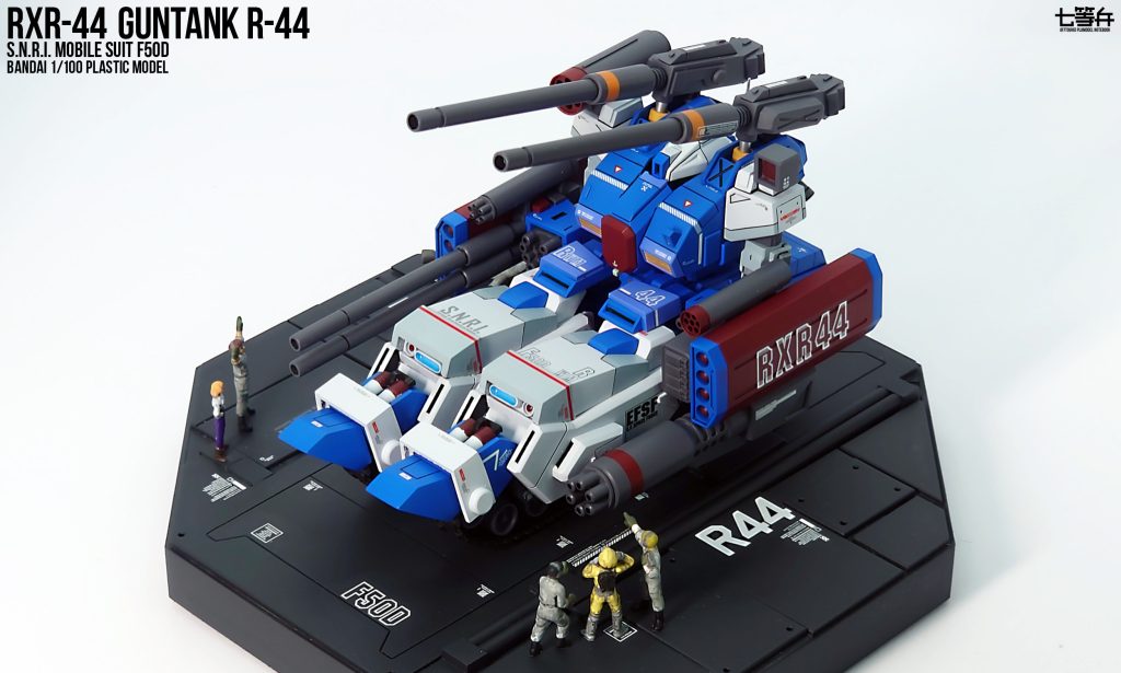 絶対に議事堂を取り戻す追加武装と、フィギュアや台座も作りました。