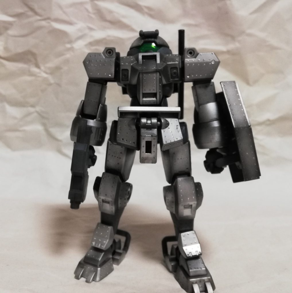 リベットはミルタガネ。塗装は黒サフにシルバーとグレーです。