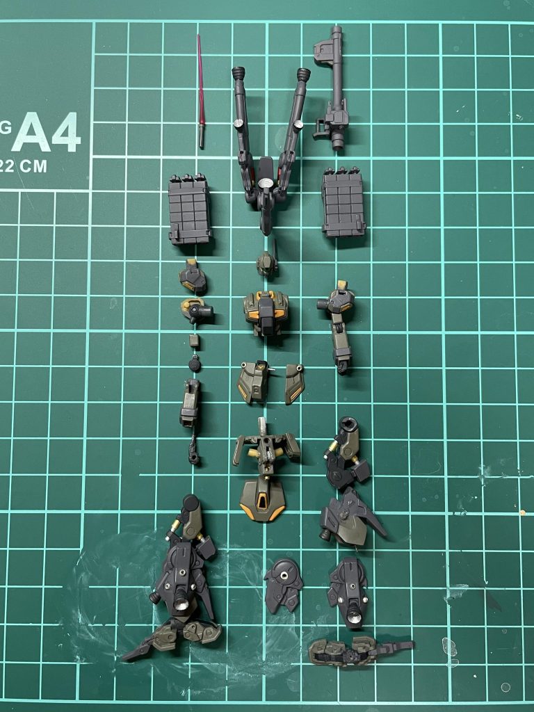 キットのデザイン・造形がすごいいいので、各部を分割しただけです。整形はほとんどしてません。