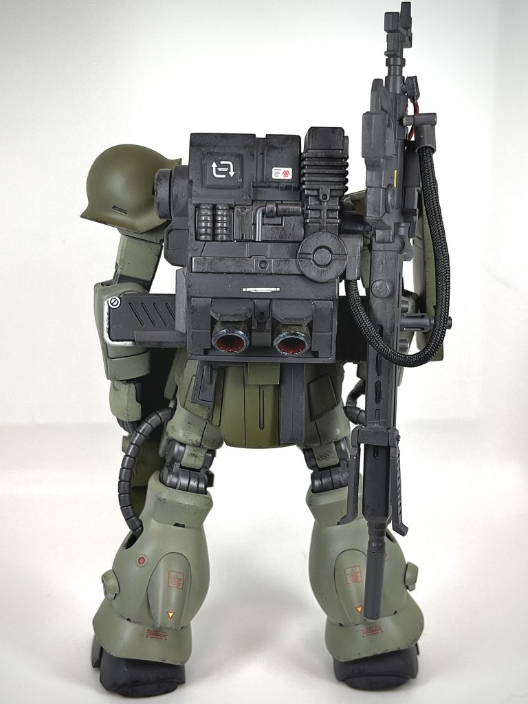 腰にMMPマシンガンをマウントできる様に引っ掛けをプラ板でつくりました。