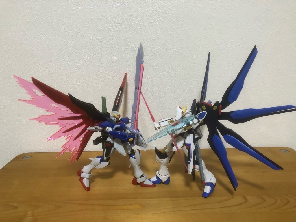 ストフリVSデスティニー。いずれアクションベース使ってこの二機のバトルシーン色々撮りたいです。