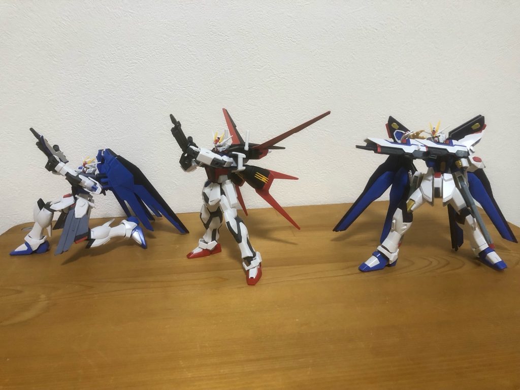 ビームライフル。それぞれ同系統の装備を使ったポーズをコンセプトに撮ってます。