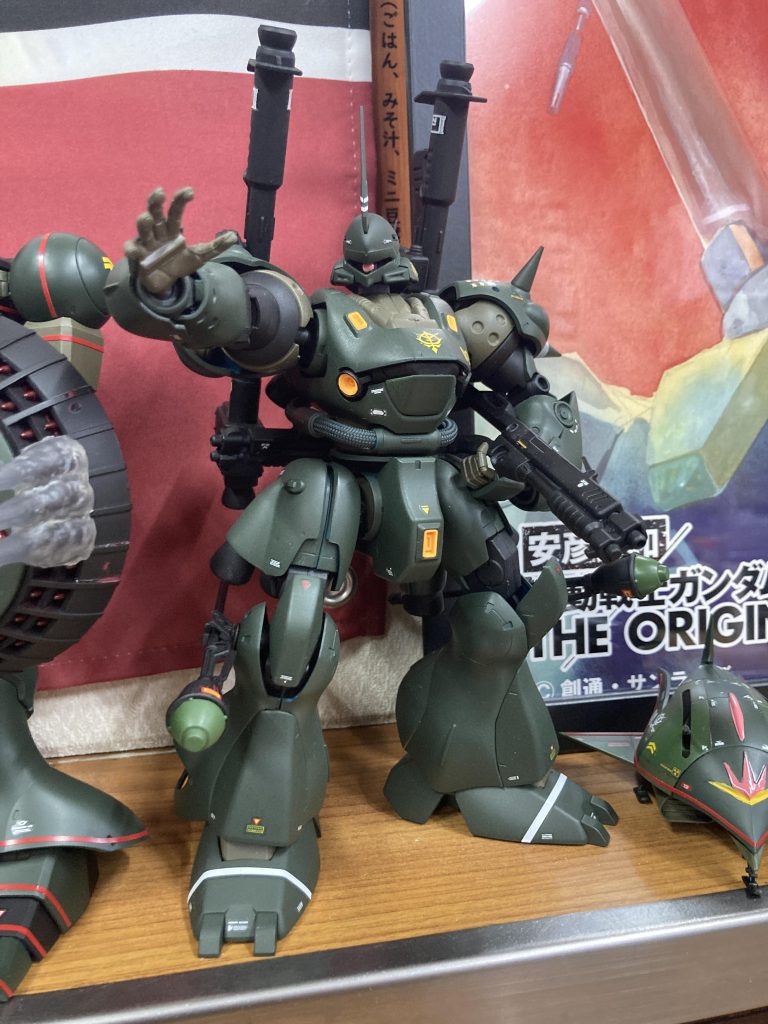 実はつや消しトップコートを吹いて後悔しました。。このグリーンの色味が若干ボケてしまったのです。ですので、これ以降にこのグリーンに関してはトップコート無しで仕上げるようにしました。ホントはデカールの保護とかに重宝するんですけどね…