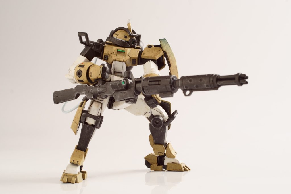 高出力ビームガトリングで一掃。バレルを交換すると、通常のロングライフルにすることも可能です。パワーケーブルは延長したほうがいいと思う。ちと窮屈です。