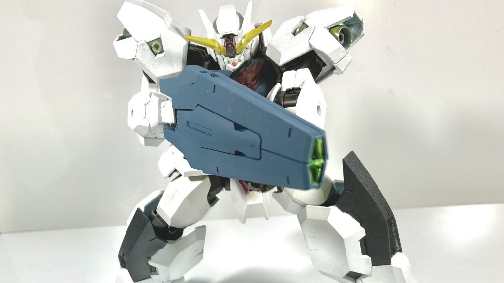 【フェイズドアレイバズーカⅡ】本来、ルブリスウルのメイン武装であるガトリング砲は外した代わりに、GNバズーカⅡに見立てた「フェイズドアレイキャノン」による砲撃戦を想定しています。ガンビットの展開したシールドを貫通する威力も出せるはず。