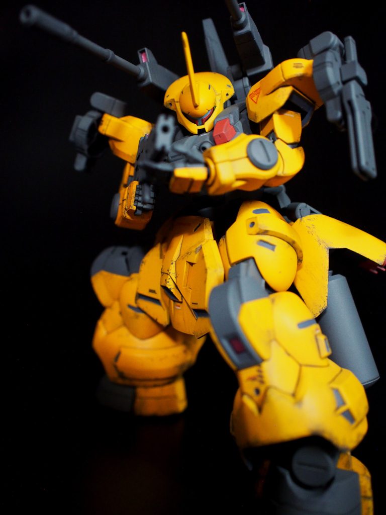 フルバースト的な発射ポーズは好き。でも大型機が小型のライフルをきゅっと構えるポーズはもっと好き。