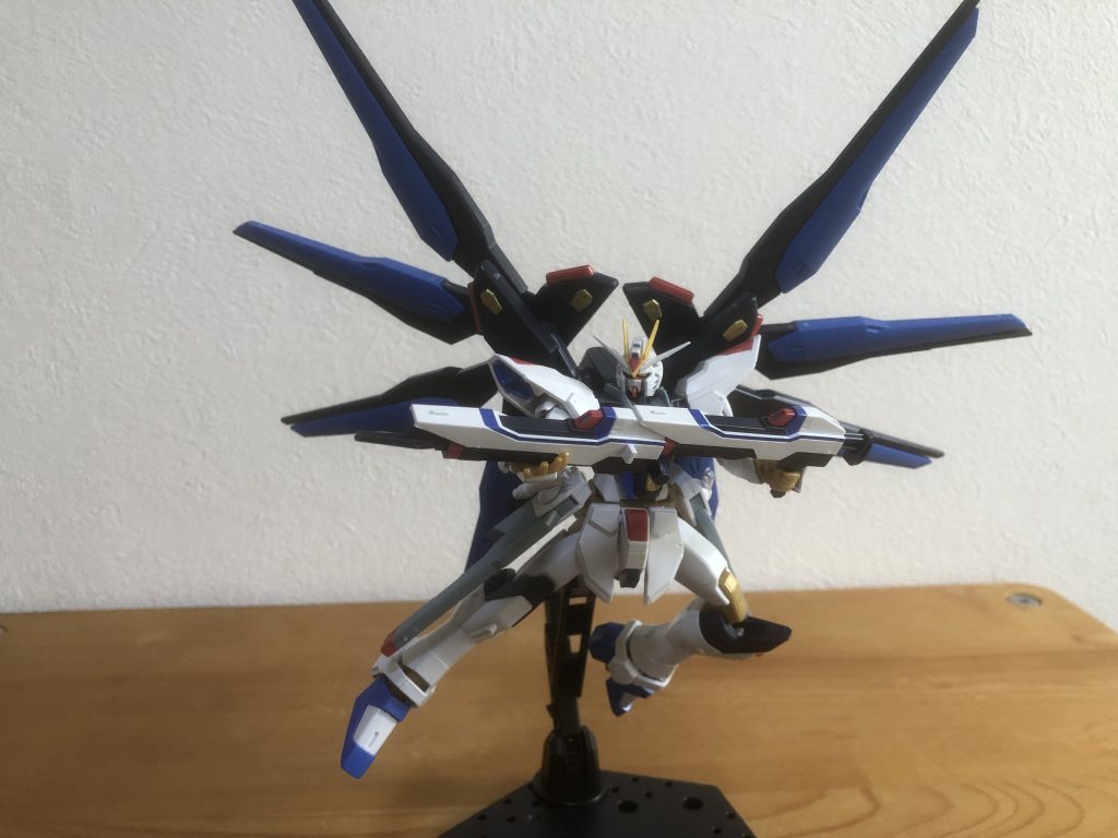 連結ライフル。種系MSのこういう面白ギミック大好きです。