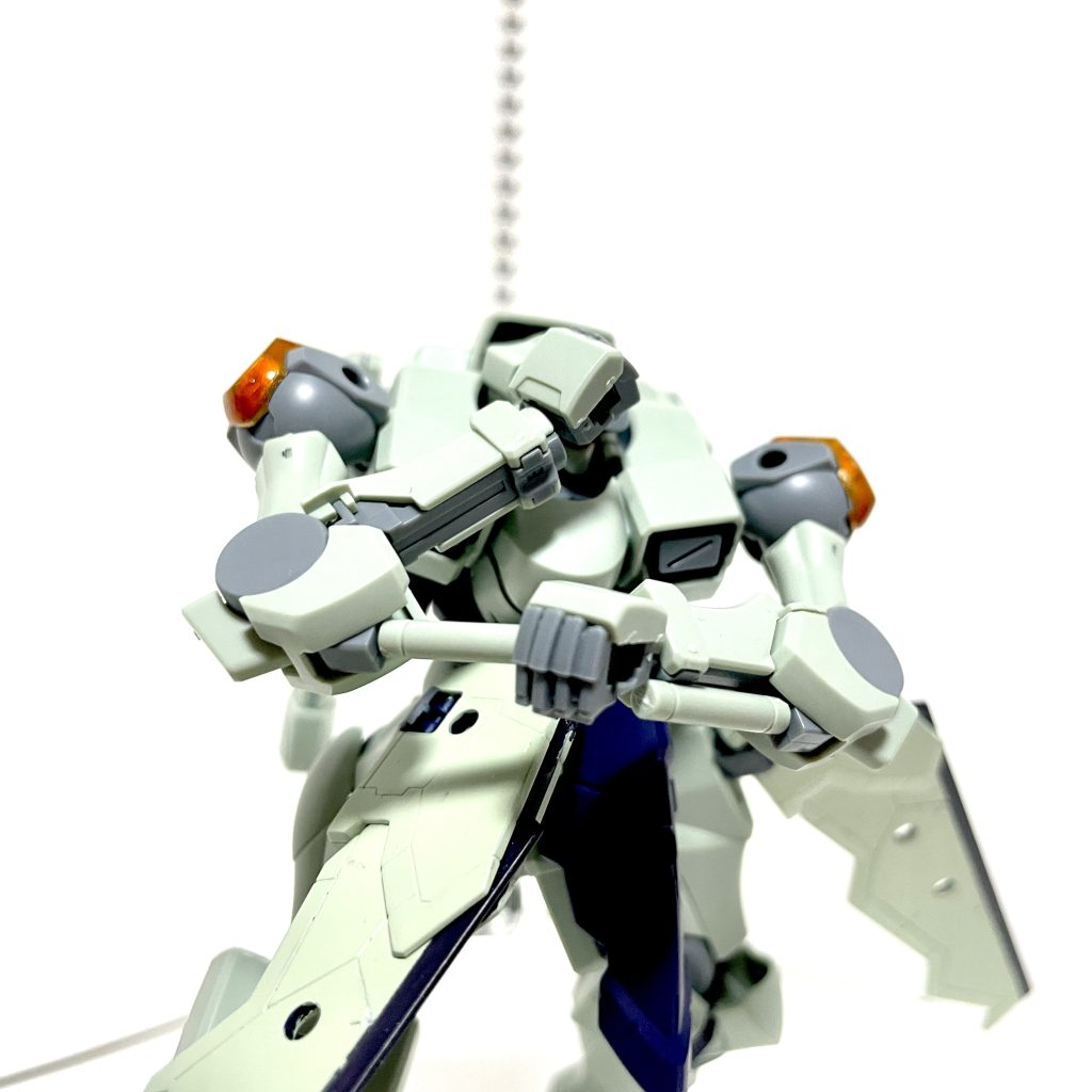 ◆もちろんサーベルマウントも可動化しています。