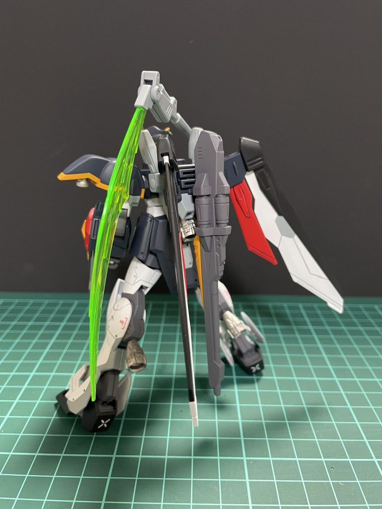 バックパックにバスターライフルをネオジム磁石で固定可能バーニアもカスタマイズパーツに交換