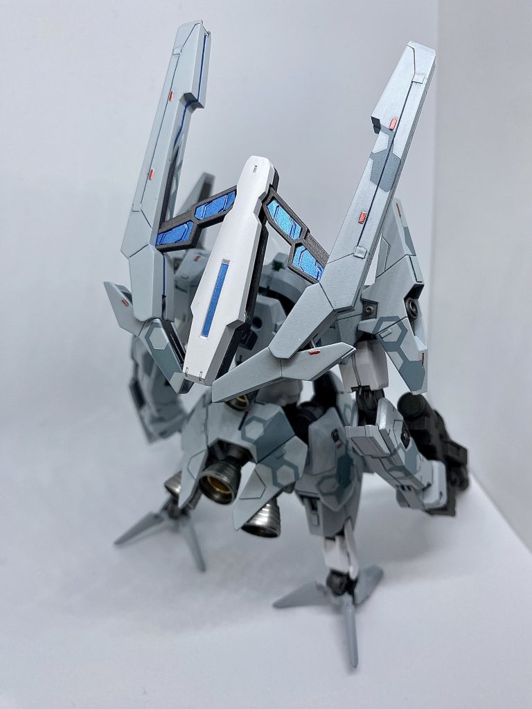 フェーズドアレイキャノンの中はプラ板を2枚重ねてそれっぽく作ってみました。パーメット6に塗りましたが赤色でも良かったかなぁと_(⌒(_'ω')_