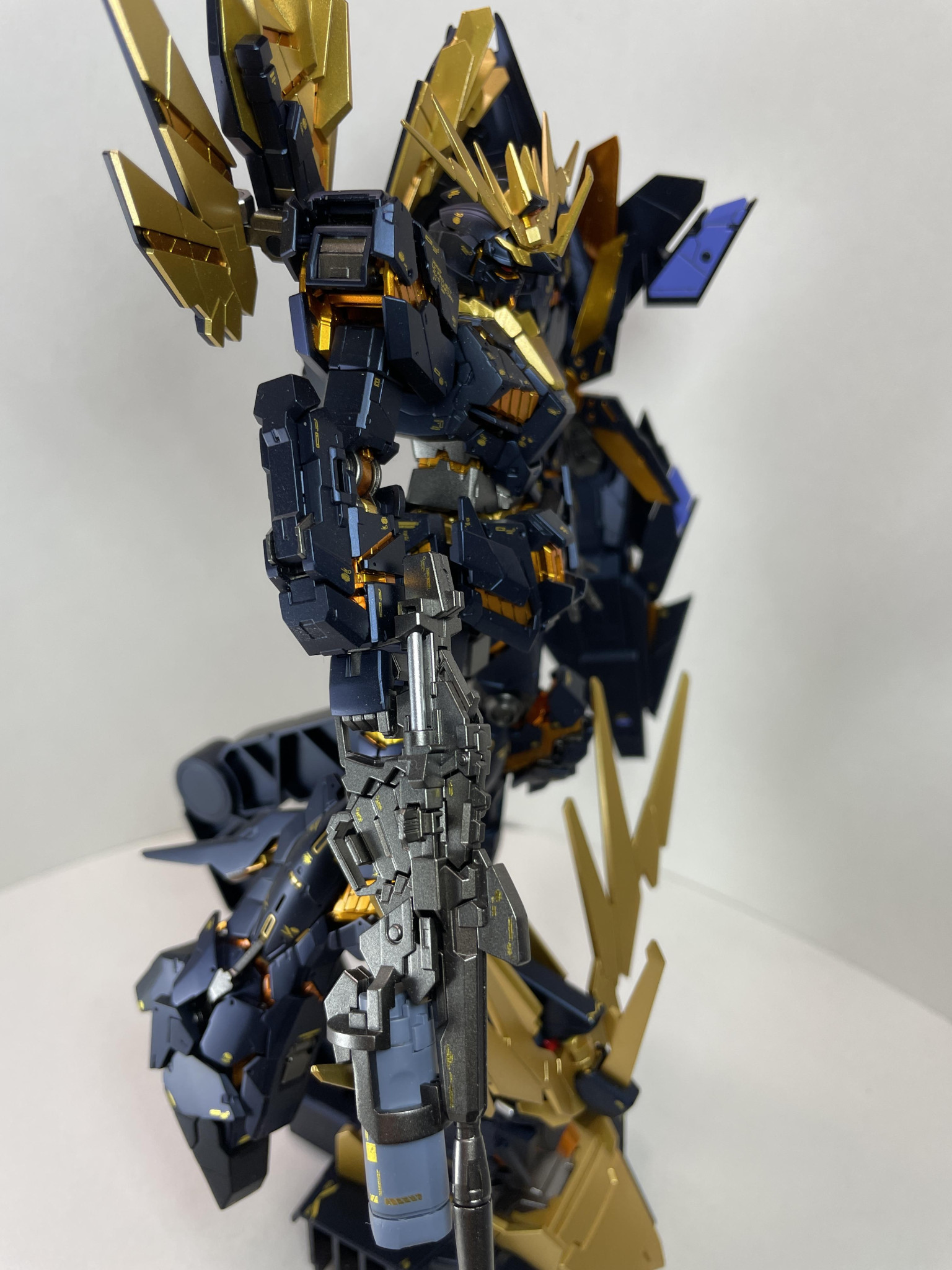 RG バンシィ 塗装完成品 ヘッドマウントディスプレイ付き-