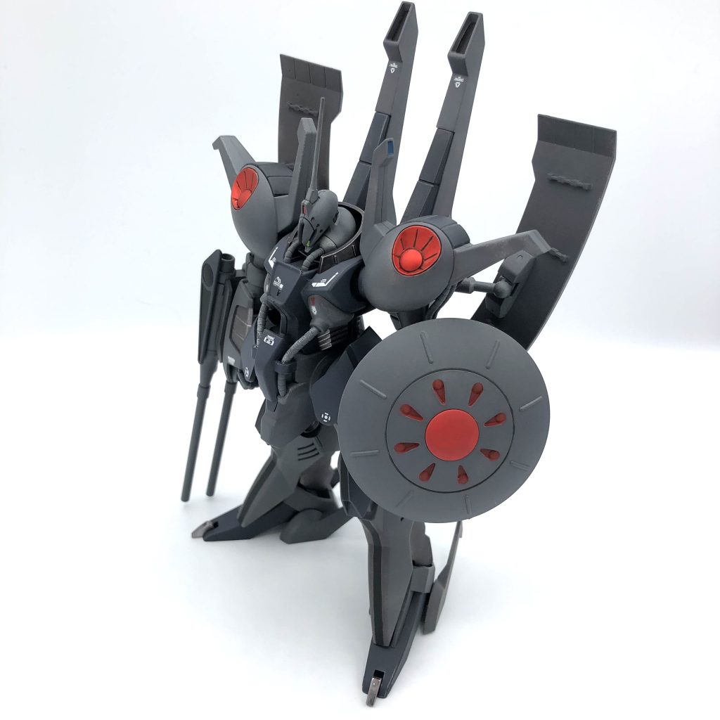 ここ最近のHG、RG感覚でいたら、バッチリ合わせ目が出てて、それがしのスキルでは消すのが難しかったでござる。