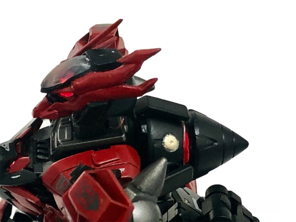 GUND技術を利用したエンジン 「GUND-Drive System 」を搭載し、パーメットスコアを上げることで爆発的なエネルギーを生み出すが、その分搭乗者に大きな負担がかかるという正に諸刃の剣と言える非人道的なシステムを搭載している...という設定です。