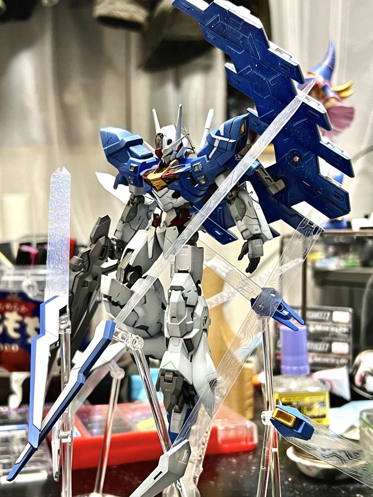 デカールワークとひゅんひゅんエフェクト仮付け。百均のカードケースをとにかく切りまくって彫りまくりました。しばらくやりたくないです。