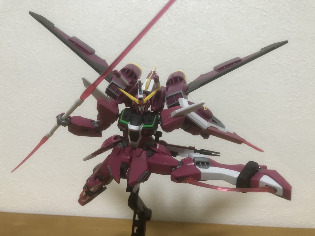 定番のボックスアート風ポーズ。