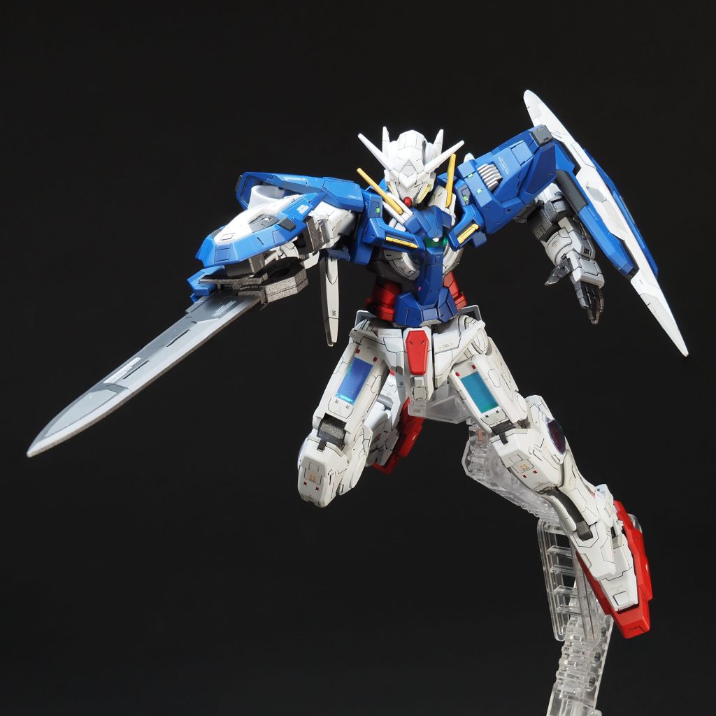 スジボリ、プラ板工作、パネル塗り分け、デカール貼り、レッドチップ等追加などのいつものメニュー。肩部にはシイタケ追加しました。