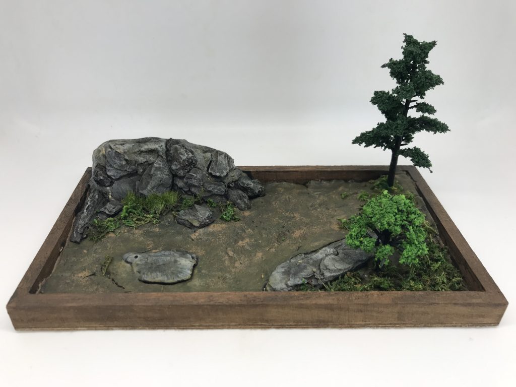 木製トレイ+木粉粘土+バークチップ+グリーンモス+木材料費300円