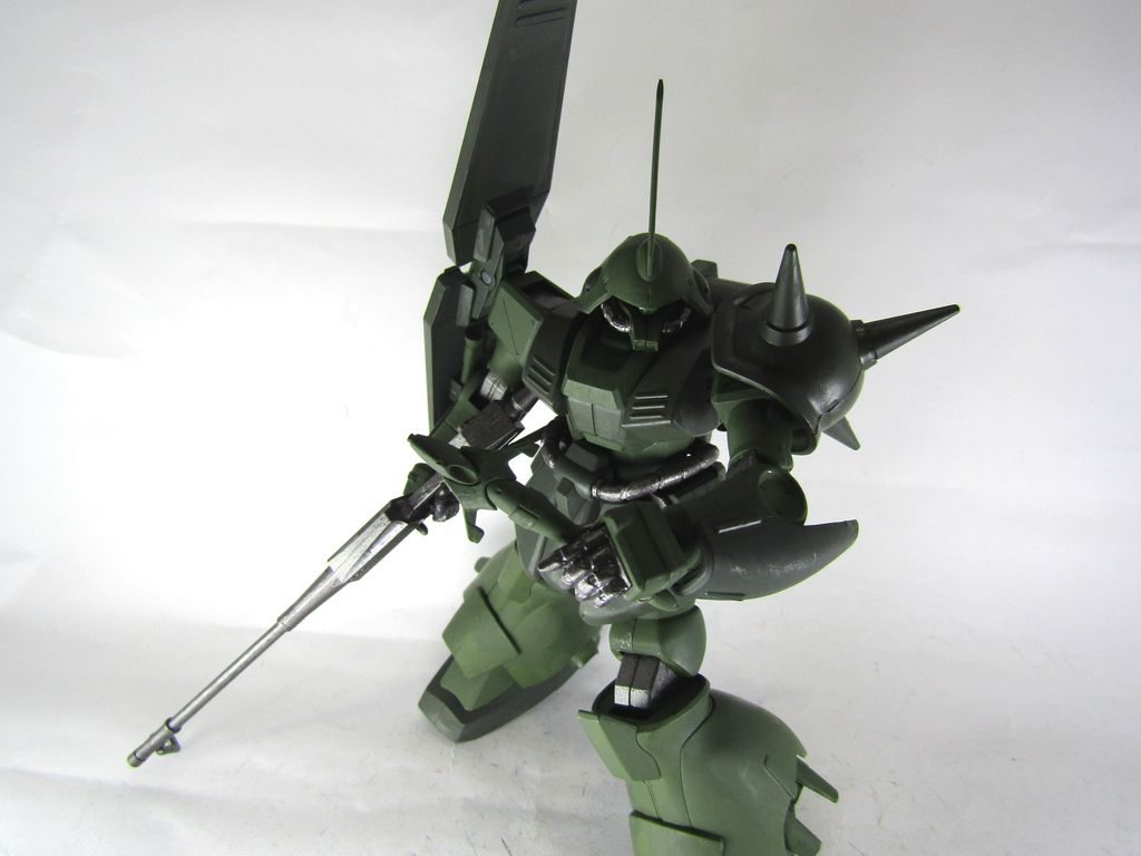 おそらく、過去にヤザン中尉にしごかれたのでしょう、ウミヘビも使えます。