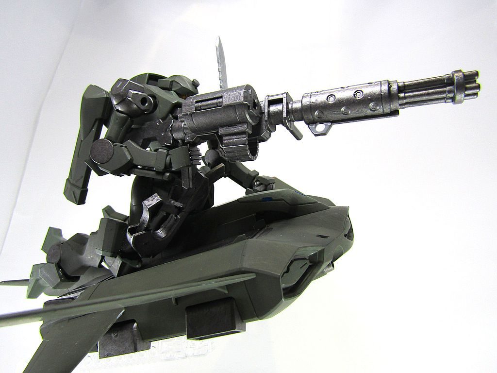 高高度飛行中のティックバランから降下、強襲用のMSです。通称HELL DIVER（そのまんま）