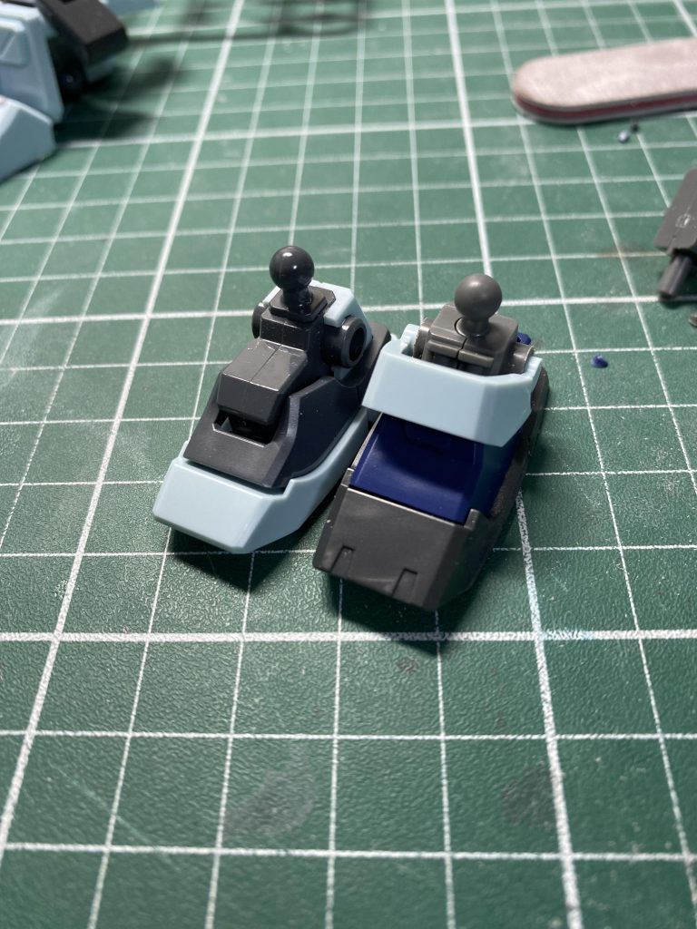 脚部の工作凸を切るとそのままハマります