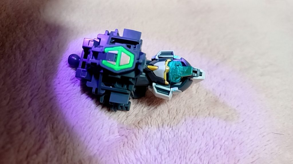 最近、蛍光塗料を使いすぎてる…