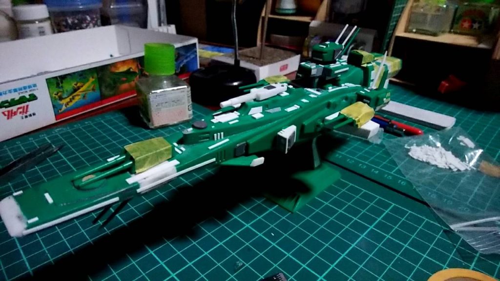 先端を5mm、一番前の砲塔の部分で10mm程延長しています。