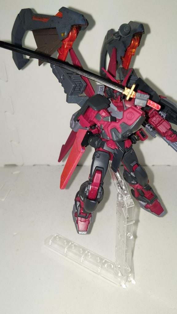 最後にして最凶の武器、「黒刀　色香ノ殺女(いろかのあやめ)」別名ヤンデレブレード見た目は柄の飾りを落とした黒塗りガーベラストレートだが侮る事なかれ、この刀はカラスマに言い寄る女性ダイバーにのみ振るわれる。余談だがこの刀を使用する際のミカゲはブチ切れ状態とこの刀を手にして精神的なスイッチが入った事の相乗効果で戦闘能力が6割増しするとかしないとか。(妖刀の類?)