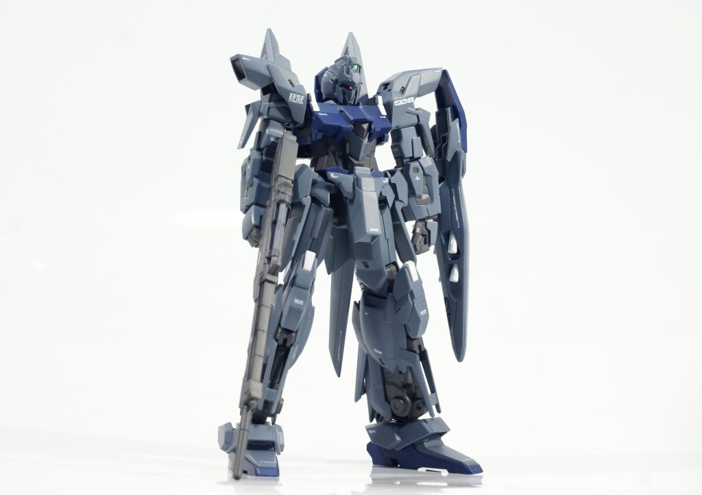 改修内容は次の通りです。・センサー類にラピーテープを使用。・上記は光の反射で発光しているように。・首を延長。・顎を引けるように。・エッジ出し。・モールドの掘り直し。