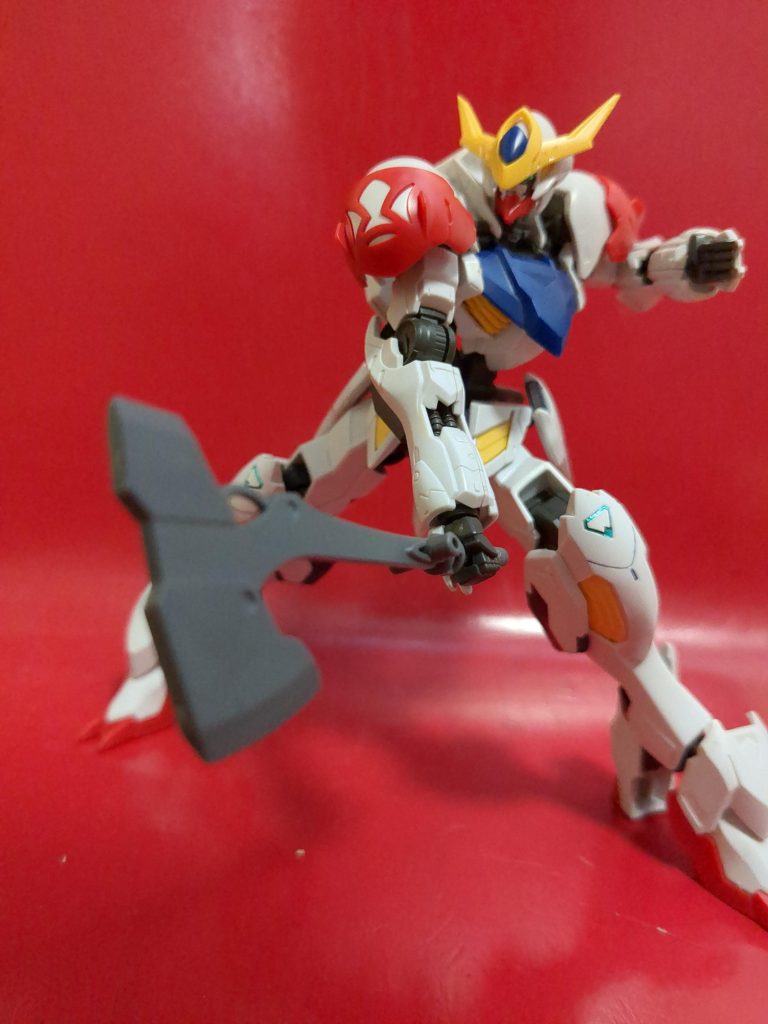 敵機から奪ったという脳内設定でグレイズアックスを振り回させてみました。違和感が働いてないですね。 