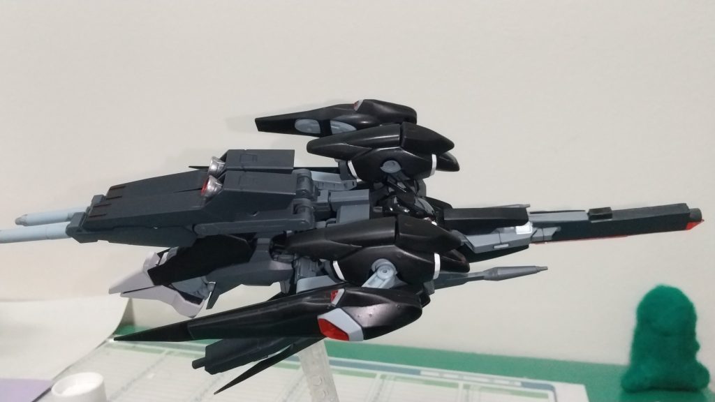 巡航形態に変形完了この状態はドッズスナイパーライフルと腰部ビームバルカンが使用可能