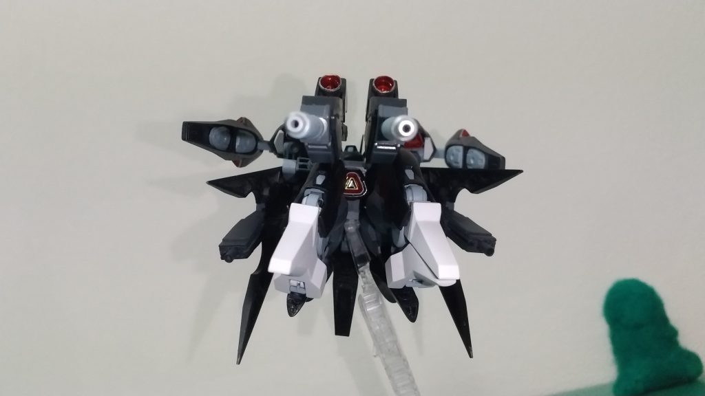 後ろからビームキャノンで後ろにも攻撃可能