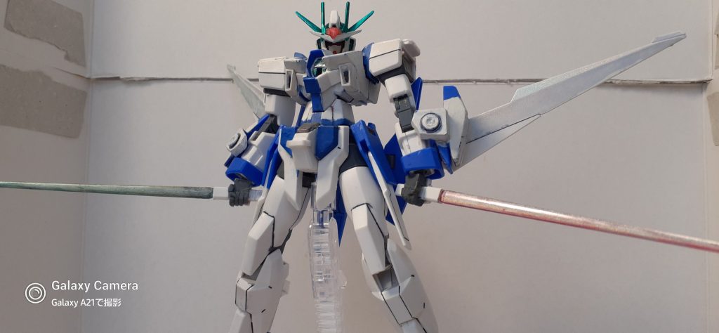 そしてこの機体のリミッターを解除すると、最大稼働形態《EXmiracleバースト》になることができる。この状態になると通常時よりも数倍以上のスピードを出すことができたりなど、この機体の性能を限界以上にもあげることができます。(その代わり機体への負荷は激しく、一回の出撃に一度しか発動できない。いわば切り札である)