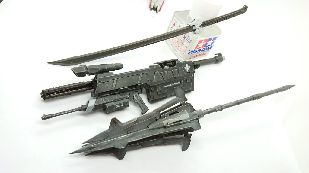 メイス?かなグレーでメタリックからシャドーをかけ、シルバーでドライブラシしてあります使い込んだ感じでてるかな?