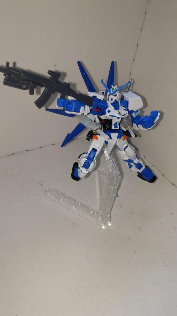 アビリティポイントシュートアビリティ 430ファイトアビリティ 560ディフェンスアビリティ 220スピードアビリティ 640パワーアビリティ 440総合評価紙装甲だが高機動。格闘戦にも優れ、汎用性が高い。良くも悪くもアストレイの特徴を全面に出したガンプラ。標準的な武装しか持たないが、それらを適切に使用し効率良くダメージを叩き込むシグレ・コウスケの戦闘スタイルにより凄まじい強さを発揮する。