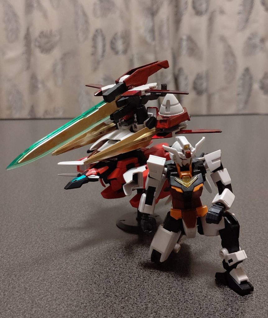 マーズウェポンが別売のため、10年以上前に制作し劣化してしまったOOライザーからツインドライヴとGNソード2、3を頂きミキシングしました。