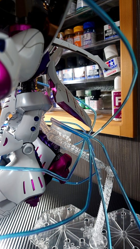 ファンネル台座自作アンドプラ棒曲げてエフェクト😀