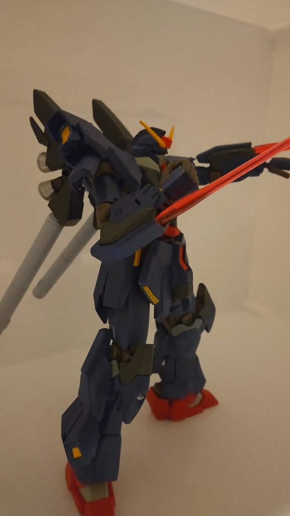 腕チョッと切ってビームトンファー的に。