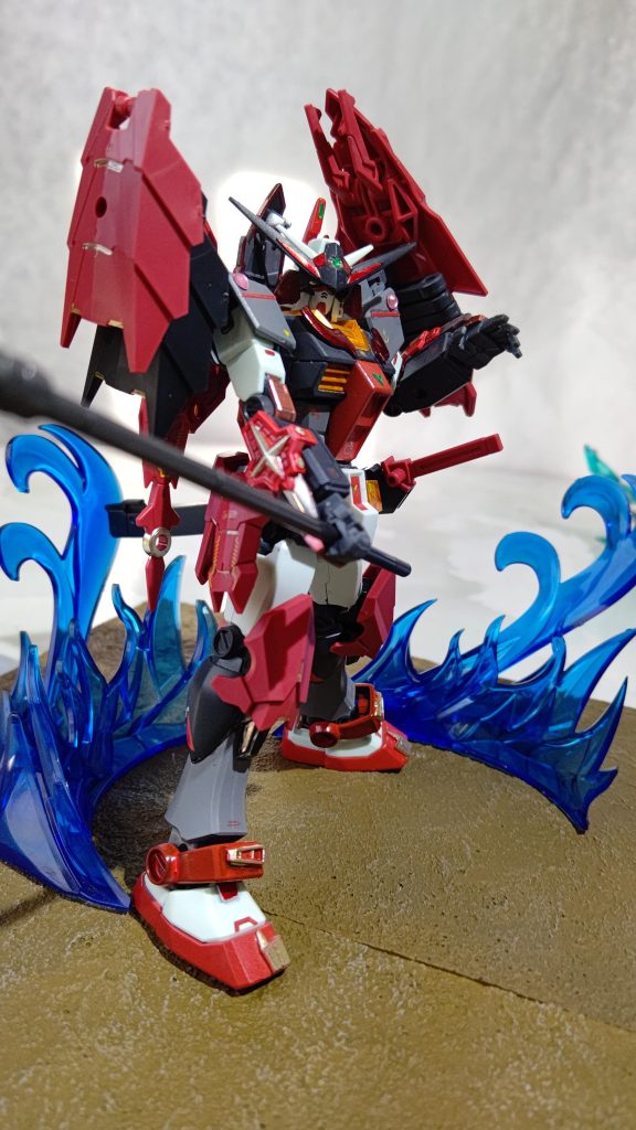 装飾が増え、右肩の鎧が盛られたことでシルエットのバランスも良くなったと思います。