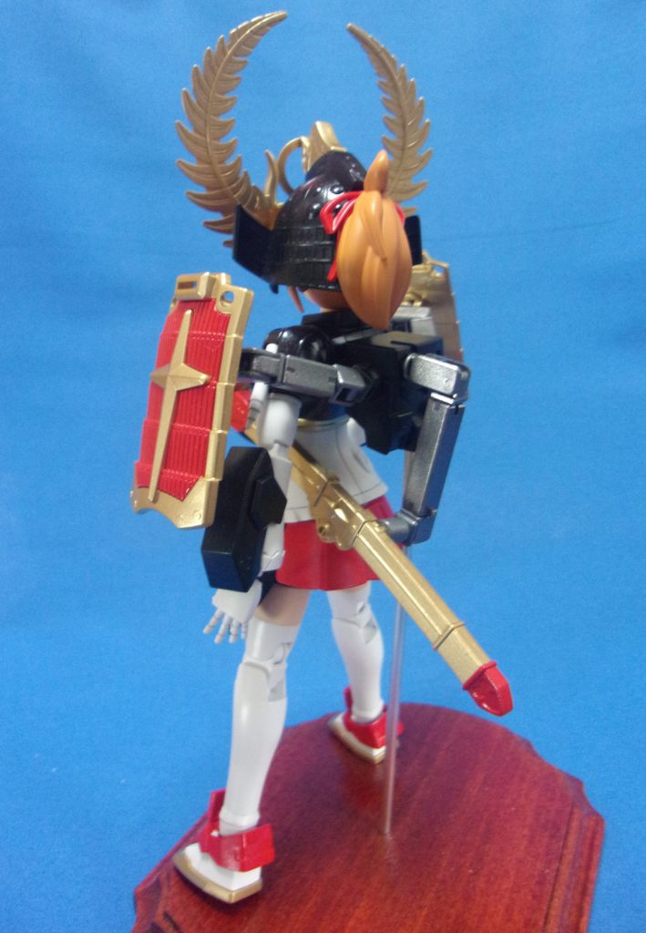 武装は背中のアームに取り付けてあります。