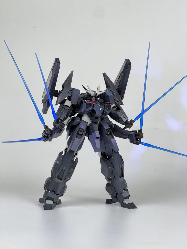 頭の硬い人間なのでガンダムタイプのサーベルはやっぱピンクだろーみたいなところが僕としてはあるわけですが、青も本体カラーとマッチして乙なものですね